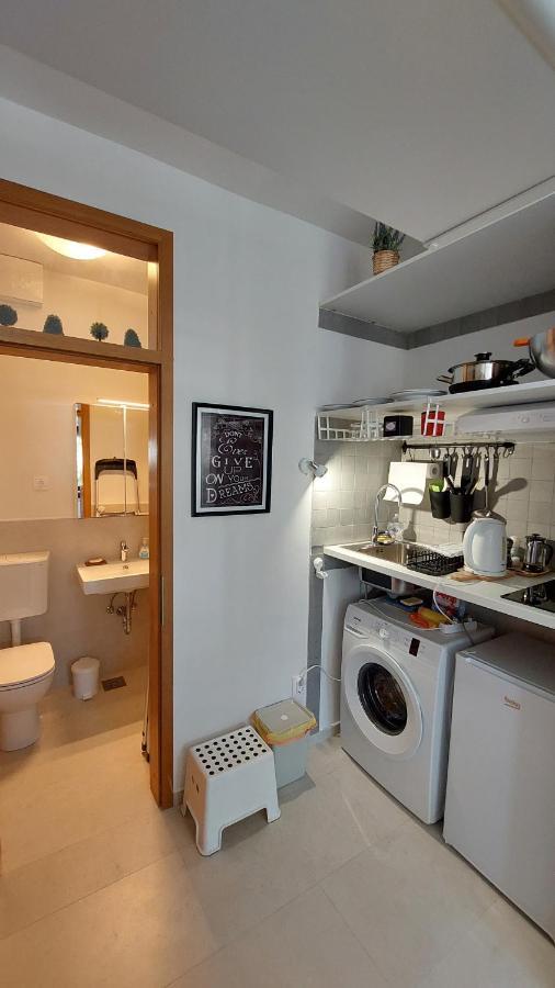 Cozy, Bright And Affordable Studio W/ Free Parking Ljubljana Ngoại thất bức ảnh