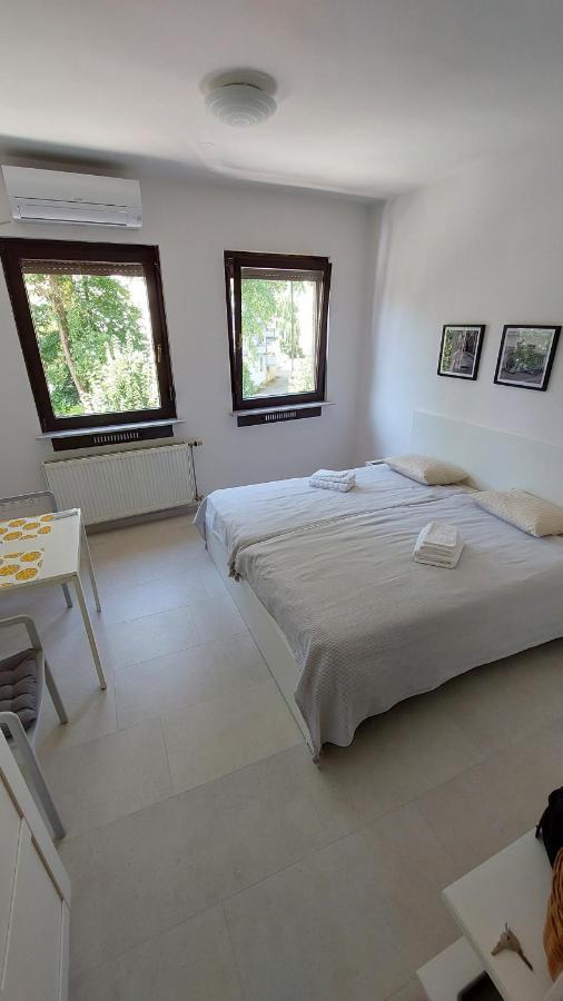 Cozy, Bright And Affordable Studio W/ Free Parking Ljubljana Ngoại thất bức ảnh